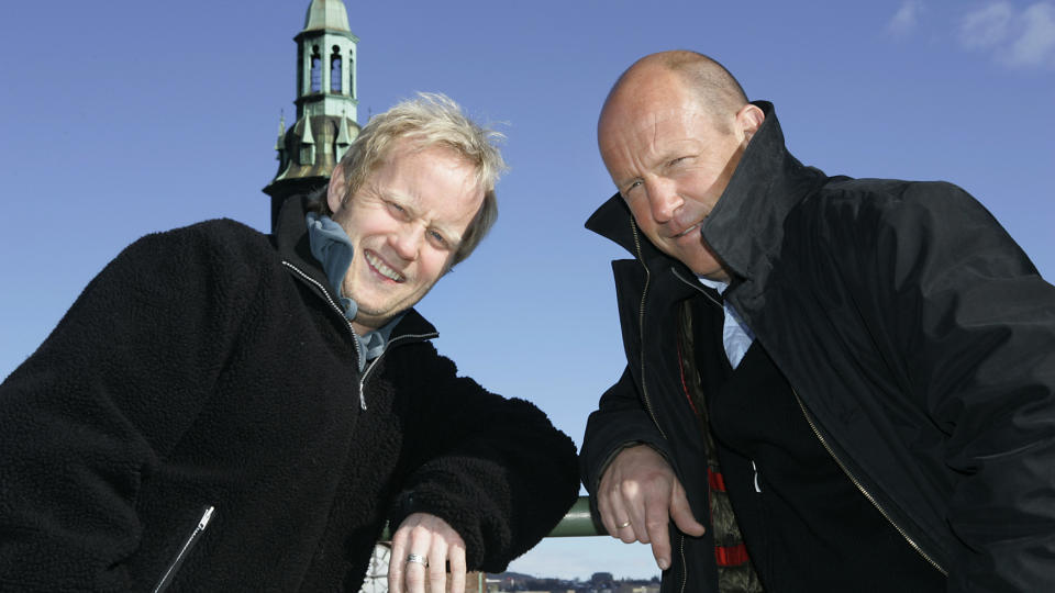 F�R VISE 210 KAMPER: TV 2 med kommentatorene �yvind Alsaker og Nils Johan Semb i spissen f�r likevel vise kampene i hovedrunden klokka 18 s�ndager p� betal-TV.Foto: Heiko Junge, Scanpix