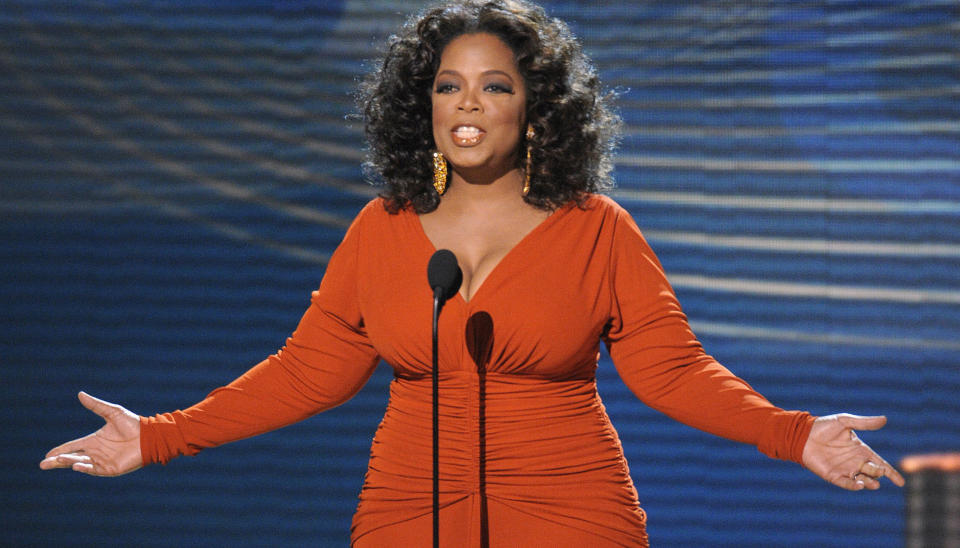 ADVARER RIHANNA OM AT KJ�RESTEN VIL SL� IGJEN:  Oprah Winfrey mener Chris Brown vil banke opp kj�resten flere ganger. Foto: SCANPIX/AP Photo/Mark J. Terrill
