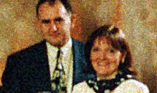 GIKK UT AV IRA: Ekteparet Bernadette Sands-McKevitt og Michael McKevitt br�t med IRA i 1997 i protest mot fredsprosessen. De ble viktige i dannelsen av The Real IRA. Michael sitter inne p� en 20-�rsdom for terrorisme, men anses fortsatt som lederen av RIRA. Bernadette har v�rt lederen av RIRAs politiske fl�y. Hun er s�steren til IRA-medlemmet Bobby Sands som sultet seg selv til d�de for saken. Foto: AP