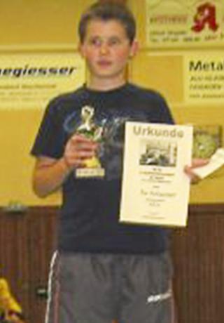 TIM KRETCHMER: Her p� et bilde fra 2004, da han vant en bordtennisturnering. I dag tidlig �pnet han ild med farens v�pen p� realskolen i Winnenden. Foto: Tischtennis Bezirk Ludwigsburg