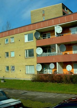 75 KANALER - IKKE SVERIGE: Moskelederen mener innvandrere som f�lger bedre med p� politikk og samfunnsliv i sitt f�deland enn i sitt hjemland �delegger for integreringen av barna sine.