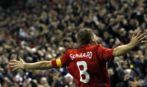 FLYR H�YT: Steven Gerrard og Liverpool er h�yt oppe etter Real Madrid. Foto: AFP