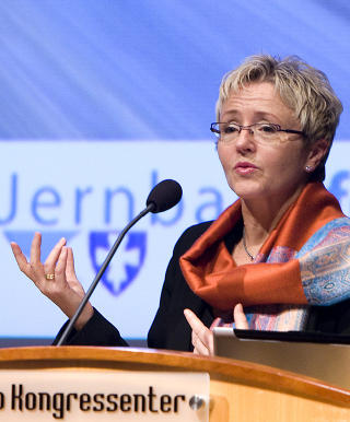 INNFRIR HUN? Samferdselsminister Liv Signe Navarsete legger fram Nasjonal Transportplan 2010-2019 i dag klokka 12. Foto: Scanpix
