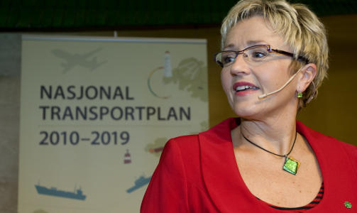  LA FRAM TRANSPORTPLANEN: Samferdselsminister Liv Signe Navarsete (Sp)