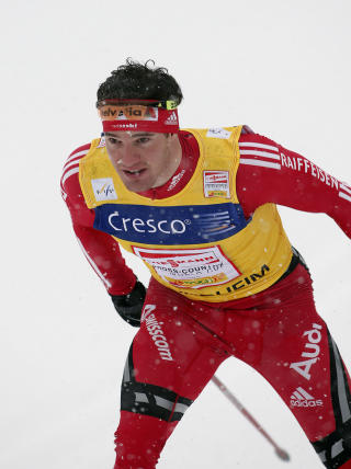 HAR IKKE GITT OPP: Men Dario Cologna innr�mmer at det blir t�ft. Foto: AFP