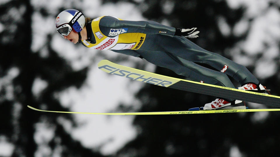 TO FALL: Gregor Schlierenzauer falt to ganger i Vikersund, men �sterrike vant likevel lagkonkurransen. Foto: AFP
