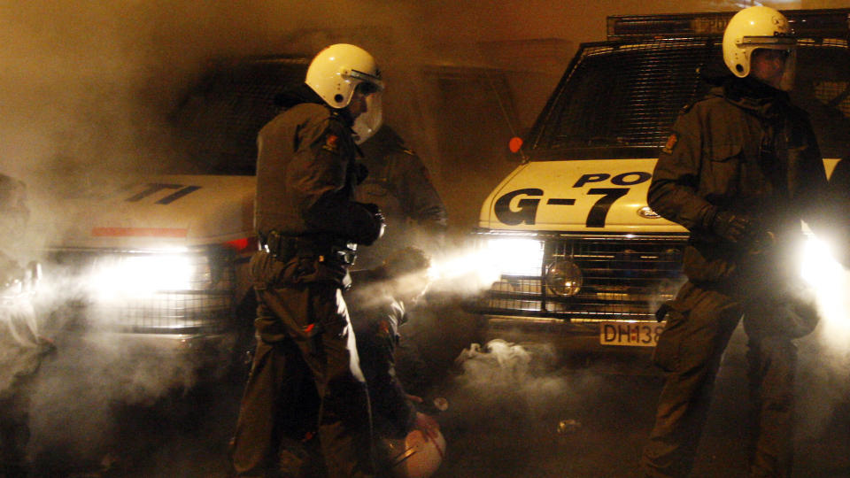 SAMMENST�TT MED POLITIET: Flere, i utgangspunktet fredelige, Gaza-demonstrasjoner utviklet seg i januar til voldelige sammenst�tt med politiet. Arkivfoto: SCANPIX