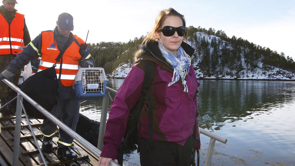 DEN VIKTIGSTE EIENDELEN: Matmor Monica Berntsen fikk endelig katten Mons i sikkerhet etter raset i Namsos p� fredag. Foto: Hans Arne Vedlog/Dagbladet