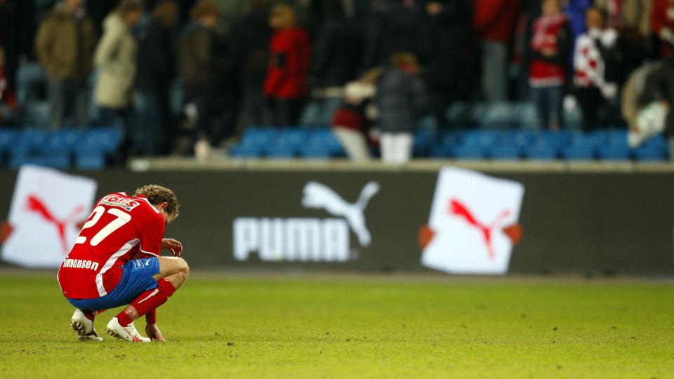 SKUFFA: Lyns Magne Simonsen depper etter tapet mot Molde p� Ullevaal stadion i Oslo s�ndag. 
Foto: Erlend Aas / SCANPIX