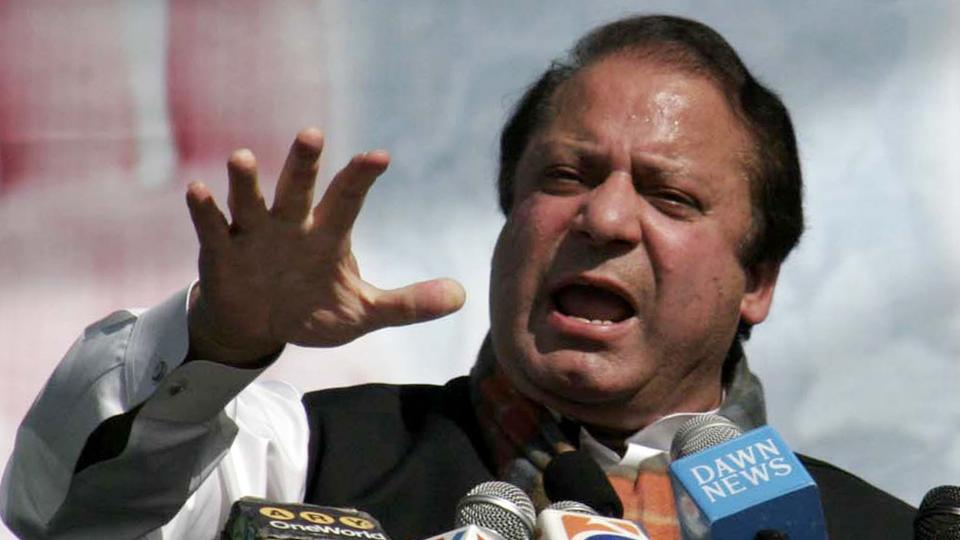 AVLYSER PROTESTER: Opposisjonsleder Nawaz Sharif stanser en planlagt protest etter at statsminister Gilani bestemte seg for � gjeninnsette flere h�yesterettsdommere. Foto: REUTERS/SCANPIX
