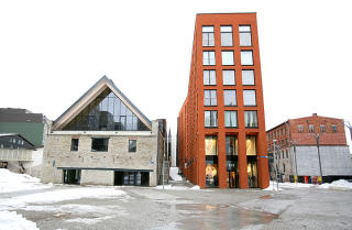 NYTT: Lite samsvar mellom to nabobygg. Eller er det det?