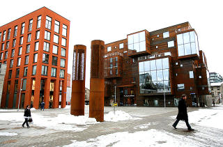 MODERNE: Nye Tallinn reiser seg fra Sovjet-st�vet og har mange steder f�tt et moderne uttrykk.