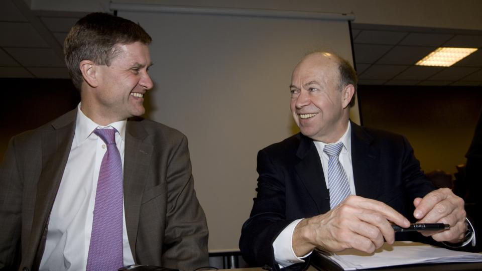 SAMMEN FOR MILJ�ET: Milj�- og utviklingsminister Erik Solheim (t.v.) og James E. Hansen som er direkt�r ved NASA Goddard Institute for Space Studies m�tte pressen i Oslo mandag. Foto: Bj�rn Sigurds�n/Scanpix