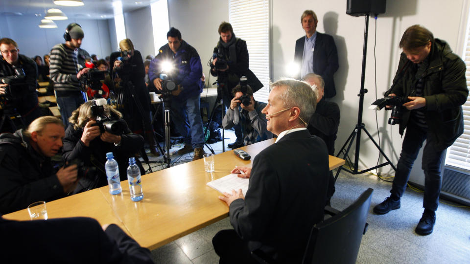 UTYDELIG: Regjeringens religionspolitikk har v�rt b�de lite prinsipiell og utydelig, skriver innsenderen. Her er justisminister Knut Storberget p� en pressekonferanse om hijabsaken.
Foto: Erlend Aas / SCANPIX