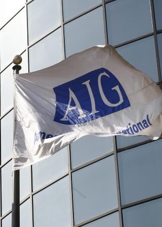 I KRISE: AIG utbetalte store bel�p i bonuspenger til egne sjefer, samtidig som at selskapet var i dyp krise og mottok redningspenger fra staten. Foto: SCANPIX/AP Photo/Mark Lennihan