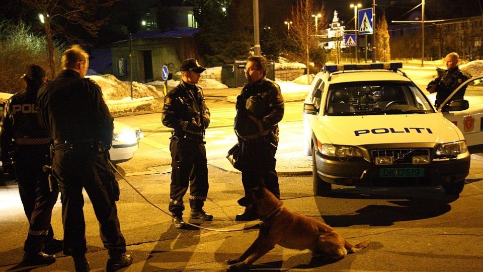 RAN: En raner med pistol fikk med seg kassabeholdningen p� en 7-eleven-kiosk p� Frogner natt til onsdag. Foto: SVEIN GUSTAV WILHELMSEN
