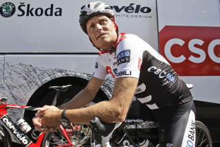 INNR�MMET DOPING: Den danske syklisten Bjarne Riis ville kanskje ikke blitt tatt om han var asiat. Foto: AP/Bas Czerwinski