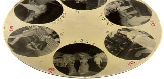 BEGRENSET: P� hver plate var det bare plass til seks bilder, s� St�rmer m�tte ofte hjem for � bytte plate.