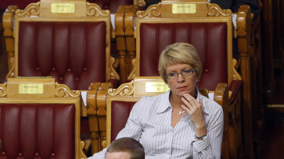 SYKMELDT: Aslaug Haga i stortingssalen under den muntlige sp�rretimen p� Stortinget onsdag morgen i Oslo. 
Foto Lise �serud / SCANPIX