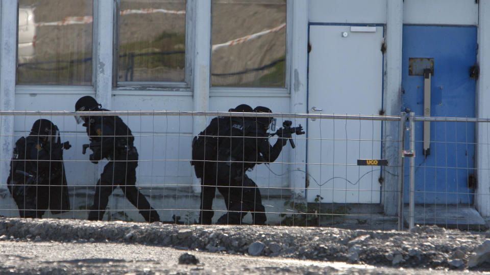SKAL FORHINDRE TERROR: Politiets sikkerhetstjeneste (PST) jobber kontinuerlig med � forhindre terroraksjoner i Norge - og i utlandet. Her er det Delta (politiets beredskapstropp) som trener p� Fornebu. Foto: Lise �serud/Scanpix