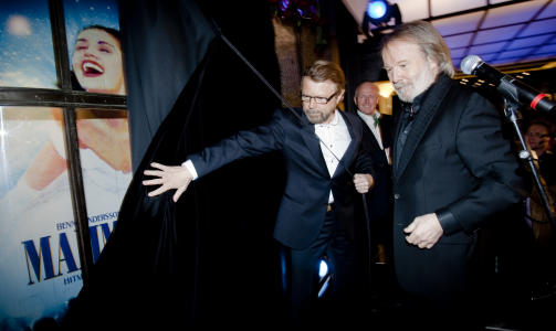 HALVPARTEN AV ABBA: Bj�rn Ulvaeus og Benny Andersson sto for den offisielle �pningen av Folketeateret torsdag kveld med premieren p� Mamma Mia.
Foto: Stian Lysberg Solum / SCANPIX