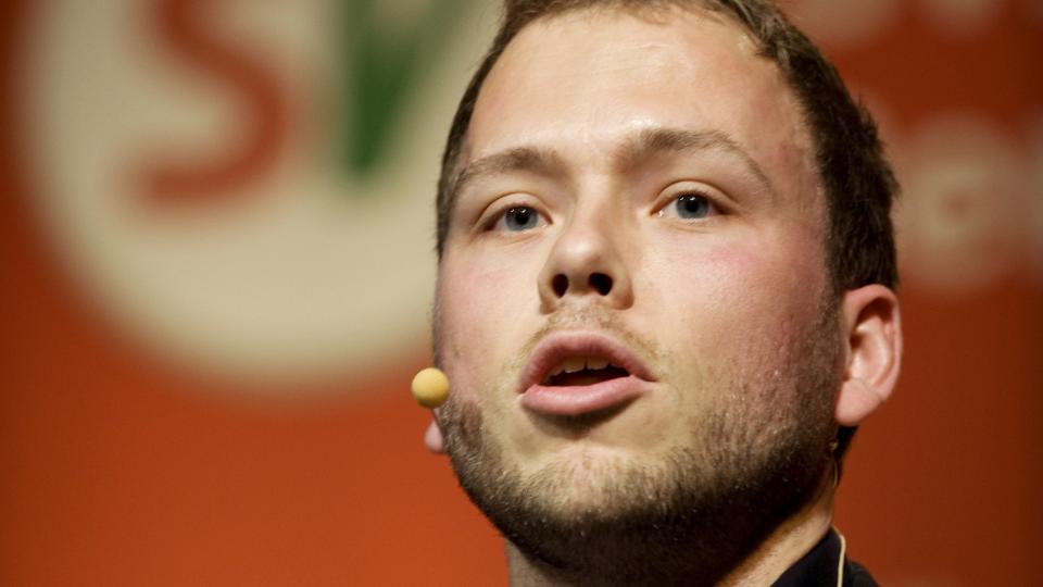 BERGEN 20090319:
Nestleder Audun Lysbakken under innledningen av landsm�tet til Sosialistisk Venstreparti torsdag.
Foto: Tor Erik H. Mathiesen / SCANPIX