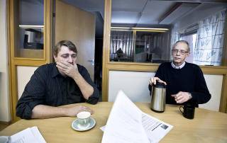 RYDDER: Snorre �stlund (t.h.) har mye � gj�re som �ryddegutt� etter Knut Foseide (t.v.). I fjor trakk Foseide seg som daglig leder, men beholdt styreformannsjobben i FAIR.
