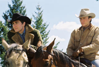 COWBOYROMANSE: Den mest omtalte homsefilmen de siste �rene er nok �Brokeback Mountain� med Jake Gyllenhaal og Heath Ledger som cowboyene Jack Twist og Ennis Del Mar. Foto: AFP PHOTO/UGC PH/PATHE DISTRIBUTION