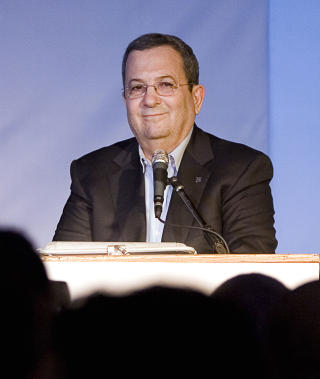 MENER H�REN HAR GOD MORAL: Men forsvarsminister Ehud Barak og den israelske regjeringen skal fortsatt etterforske uttalelsene fra israelske soldater. Foto: Jonathan Nackstrand/AFP/Scanpix