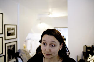 TILBUD: &mdash;Sammenliknet med prisene i fjor sommer er prisene n�rmere halvert for nordmenn, sier designer Anne Katrine Hame. Foto: Adrian �hrn Johansen/DAGBLADET