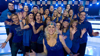 TEAM VENKE: Synger �Ti tusen tommeltotta�. Foto: TV 2
