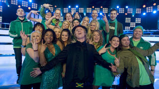 TEAM VINNI: Synger �Hodet over vannet�. Foto: TV 2