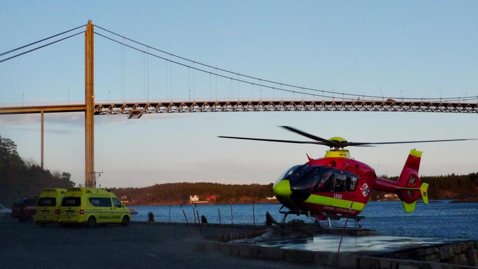 S�KER: Redningssk�yta Odd Fellow s�ker etter folk i Trom�ysund. Foto: TOMM W. CHRISTIANSEN