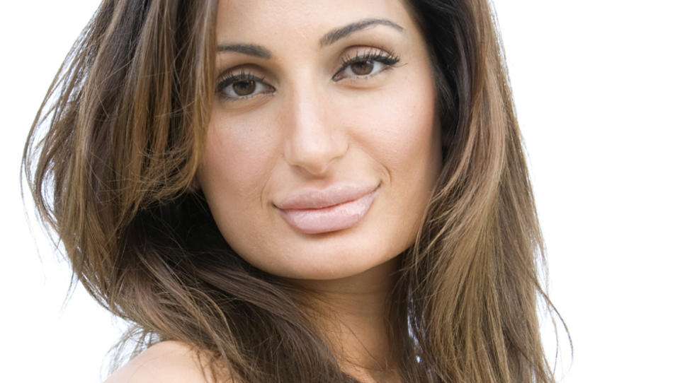 TIDLIG P�'N: Negar Khan er 24 �r, men gikk p� ungdomsskolen allerede i 1992. Foto: TV 3
