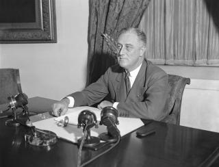 I DET HVITE HUS: Franklin D. Roosevelt gjennomf�rte en kontroversiell politikk med mye mer statlig inngripen enn tidligere. Han g�r for � v�re en av USAs aller beste presidenter. Foto: AP
