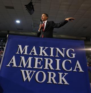 HAR G�TT HARDT UT: Obama har ikke ligget p� latsiden siden han ble innsatt i januar. S� er det heller ikke noen grunn til � ta det med ro i den situasjonen landet er i n�. Foto: AP/Charles Dharapak