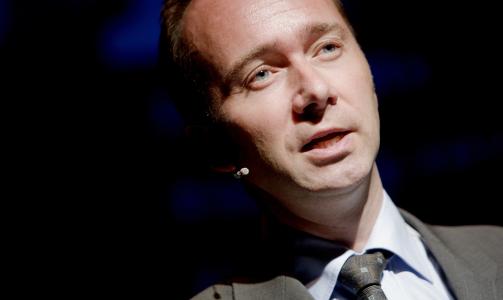 FOR TETT KOBLING: Kulturminister Trond Giske vil ha et tydelig skille mellom reklame og redaksjonelt innhold. FOTO: SCANPIX