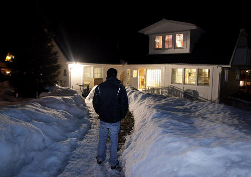 ROLIG VILLASTR�K: 26-�ringen sp�r seg om noen kan ha visst at familien hadde en del verdisaker hjemme i en kort periode. Foto: ESPEN R�ST