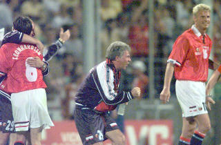 BRAGDEN: Norge slo Brasil 2-1 i 1998-VM og gikk videre fra gruppespillet. �ttendelsfinalen mot Italia ble Drillos siste kamp i hans f�rste periode. Foto: Bj�rn Sigurds�n/NTB/SCANPIX