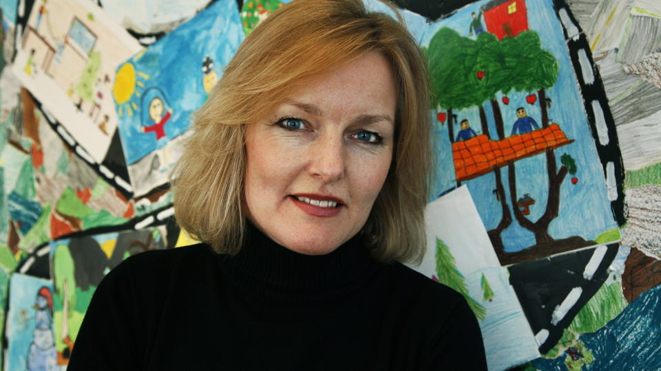 BRY DEG! Generalsekret�r i UNICEF Norge, Kjersti Fl�gstad, oppfordrer voksne til � engasjere seg mer i andre barns liv. - Det er ofte lite som skal til for � gj�re en forskjell, sier hun. Foto: Steinar Buholm/Dagbladet