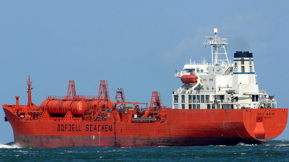 KAPRET: �Bow Asir� ble kapret av somaliske pirater i morges. If�lge en epost sendt ut av den norske kapteinen er det rundt 16-18 pirater bev�pnet med maskinpistoler ombord. Arkivfoto: FRED VLOO / AFP / SCANPIX