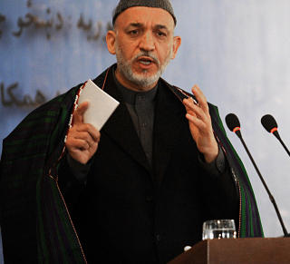 SLITER MED KONTROLLEN: Afghanistans president Hamid Karzai har ikke kontroll over al-Qaida og Taliban, s�rlig i grenseomr�dene mot Pakistan er gruppene aktive. Foto: Scanpix