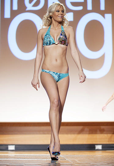 Breaking news - Froken Norge 2009 winners & runner-up 373x
