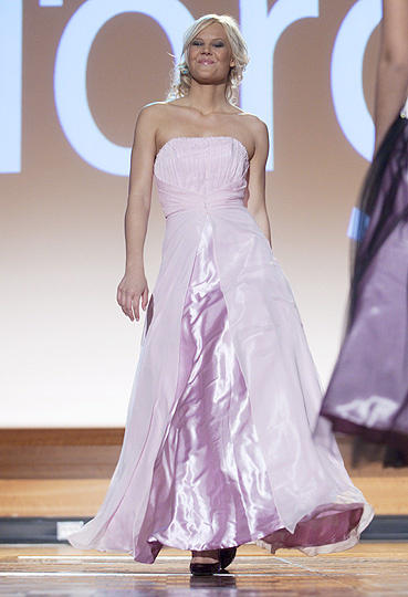 Breaking news - Froken Norge 2009 winners & runner-up 369x