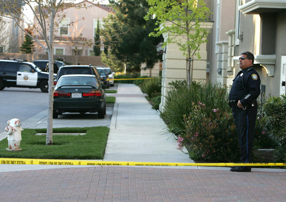 DREPTE FIRE BARN: Totalt seks personer ble drept da en mann �pnet ild mot sin egen familie i dette eksklusive nabolaget i Santa Clara, California. Fire av de drepte er barn. Foto: Scanpix/AP Photo/Tony Avelar