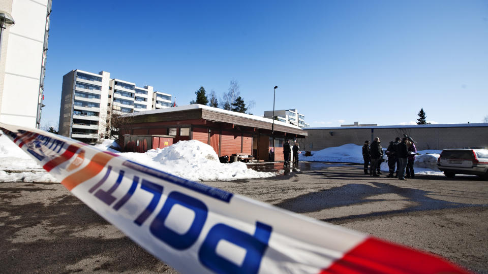 �STEDET: En mann ble knivstukket og drept p� Roms�s i Oslo. Politiet p�grep senere en mann som de mistenker for drapet. Drapet skjedde p� en parkeringsplass i et boligomr�de.  Foto: Kyrre Lien / SCANPIX