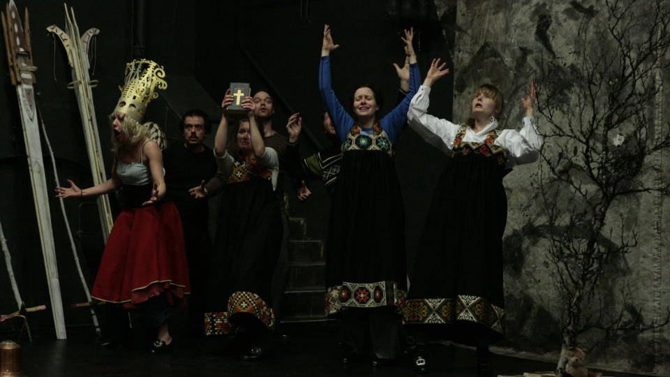USIKKER PREMIERE: Ibsens ufullf�rte opera Fjeldfuglen har aldri f�r blitt satt opp. N� trues urpremieren av vannskader p� teateret. Foto: Tormod Lindgren/Grusomhetens teater