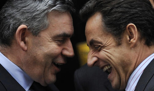 BARE GODE VENNER: De lo godt utenfor statsminister Gordon Browns bolig i Downing Street i desember. I forkant av G20-m�tet har tonen v�rt litt krassere mellom Brown og Nicholas Sarkozy. Foto: REUTERS/Toby Melville/SCANPIX