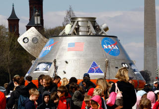 FRAMTIDA?: I en slik Orion-kapsel skal framtidas astronauter skytes ut, dersom Nasas nye prosjekt realiseres slik planen foreligger n�. Foto: Scanpix/Win McNamee/Getty Images/AFP