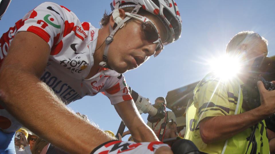 FERSKET ETTER TOUR-TRIUMF: �sterrikske Bernhard Kohl ble avsl�rt for bruk av Cera etter seieren i klatrekonkurransen i Tour de France.Foto: SCANPIX/AP Photo/Christophe Ena
